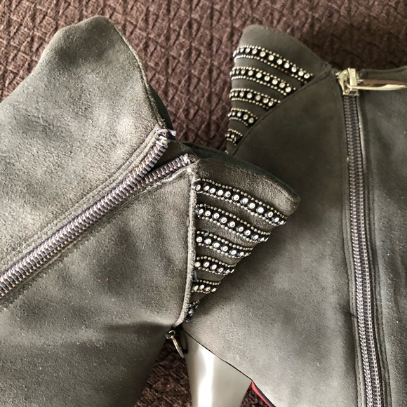 Italian Brand High Heeled Booties - Picture 3 of 4